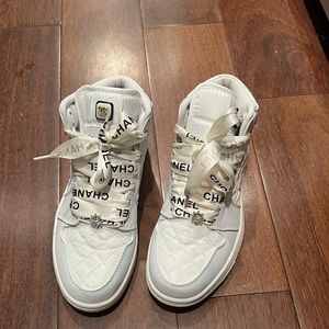 Chanel Sneakers size 8